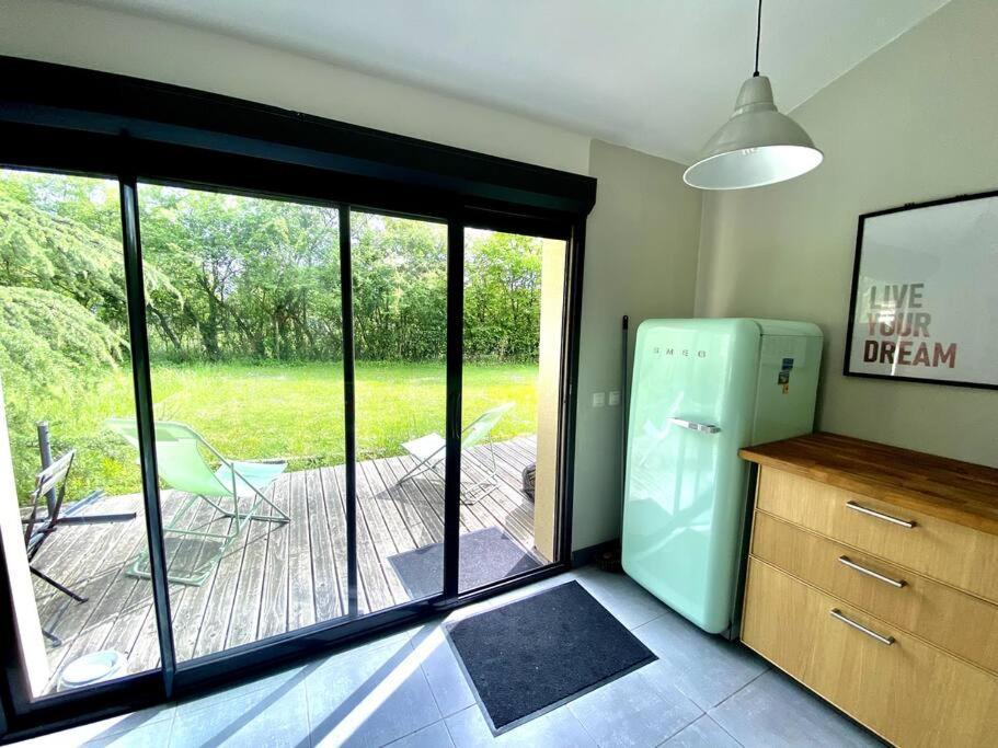 La Lande - Petite Maison Avec Jardin Vendat Exterior photo