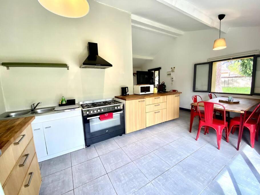 La Lande - Petite Maison Avec Jardin Vendat Exterior photo